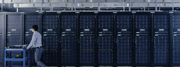 Choosing-Between-Data-Center-Facilities-and-the-Cloud-for-Your-Business